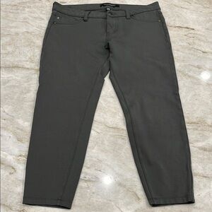 LIVERPOOL | Skinny Capri Jeans | Peat Green | 28P / Petite Size 6